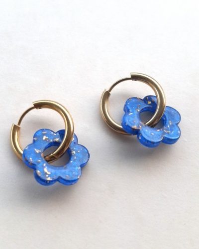 Créoles fleur bleue éclats dorés 💙