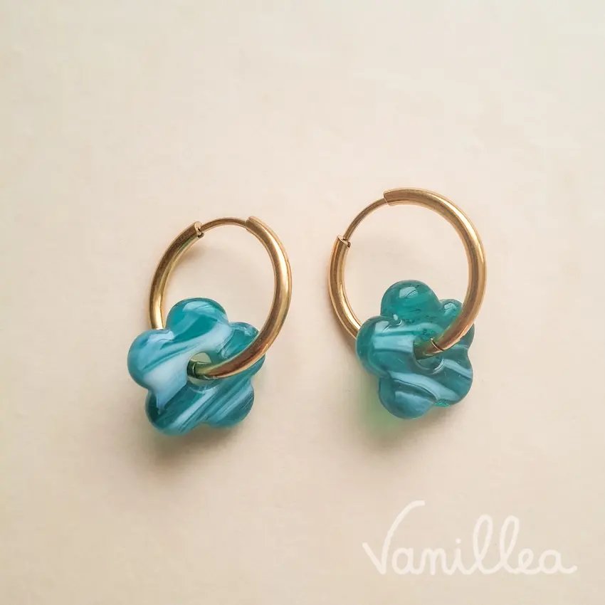 Boucles d’oreilles fleur bleue turquoise VIC
