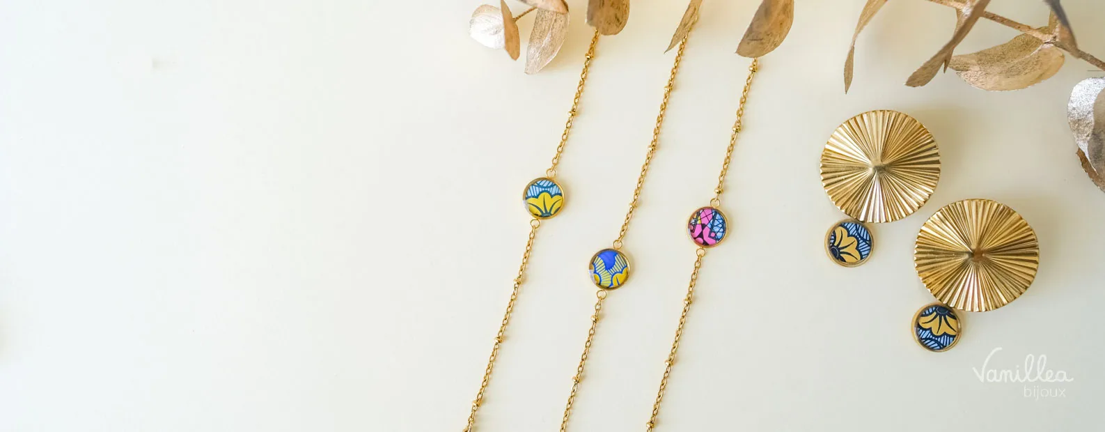 Bijoux colorés en wax Vanillea avec motifs graphiques