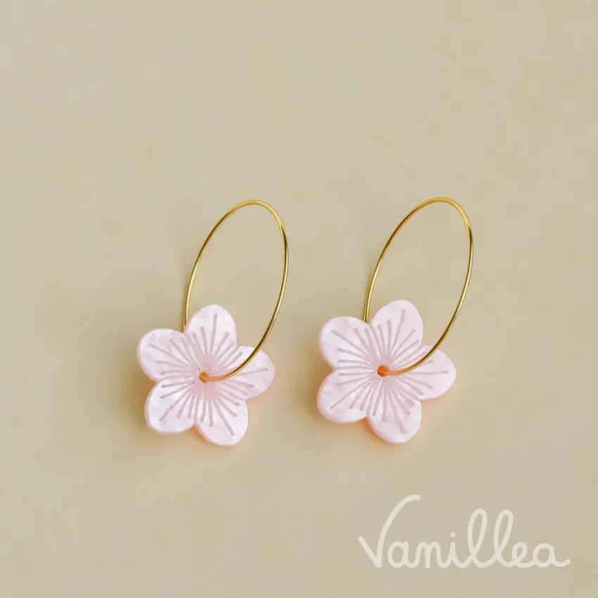 Boucles légères fleurs roses en acier inoxydable et acétate
