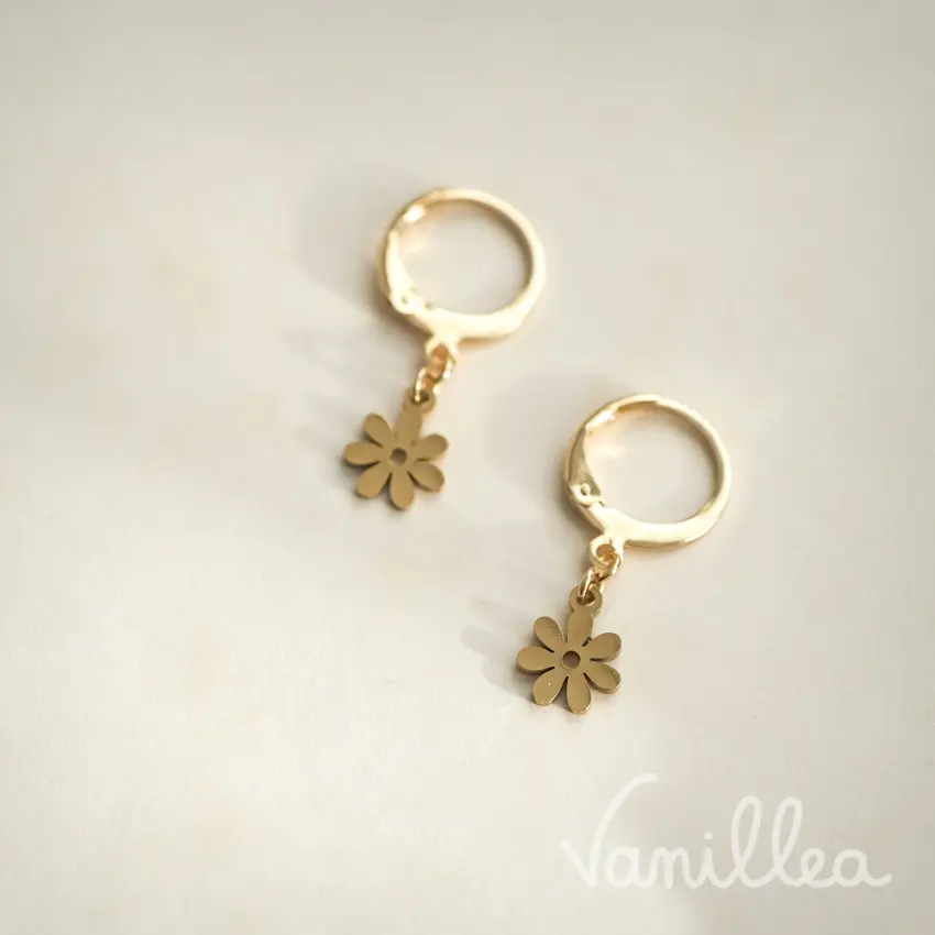Boucles petites fleurs en acier inoxydable doré