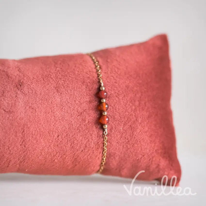 Bracelet pierres naturelles agate avec chaîne dorée ajustable