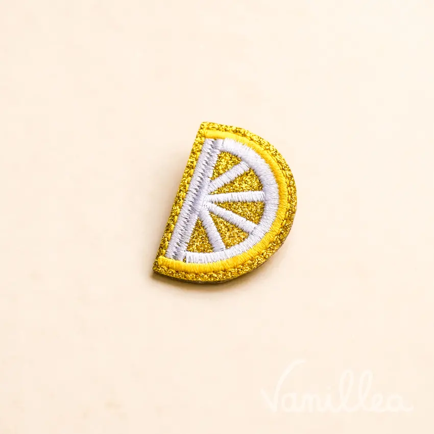 Broche citron brodée