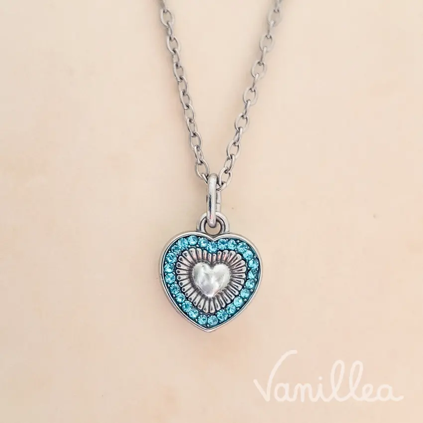 Collier cœur argenté strass bleus avec pendentif double cœur