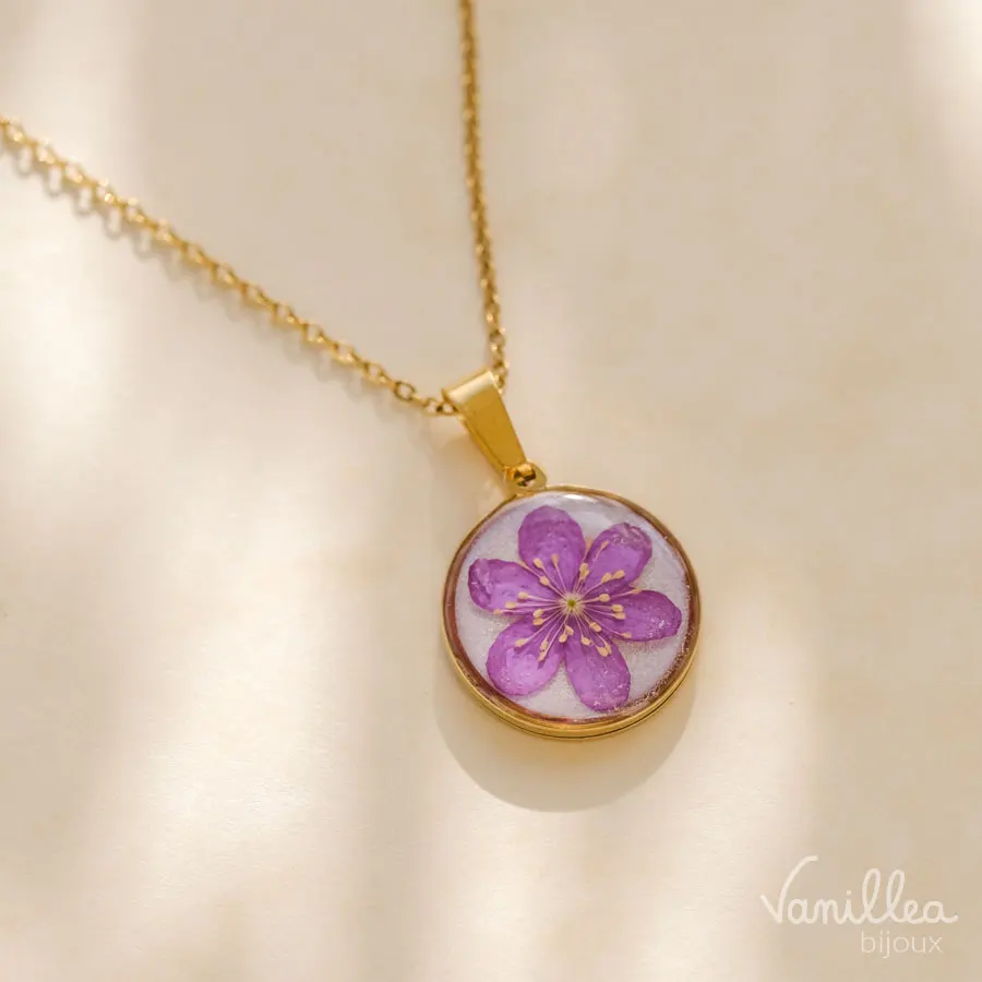 Collier fleur d’anémone rose Vanillea