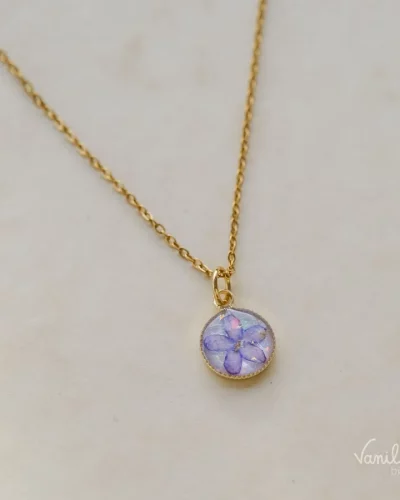 Collier en acier inoxydable en fleurs naturelles de lin bleu violet