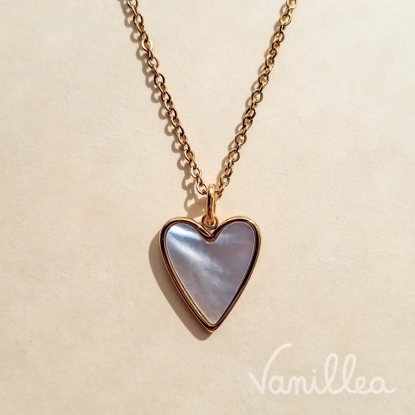 Pendentif cœur nacre blanche doré