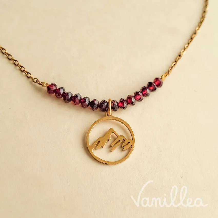 Collier montagne grenat doré