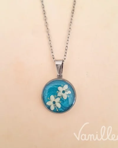 Collier Myosotis blanc argenté ✨