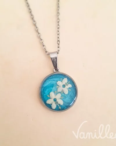 Collier Myosotis blanc argenté ✨