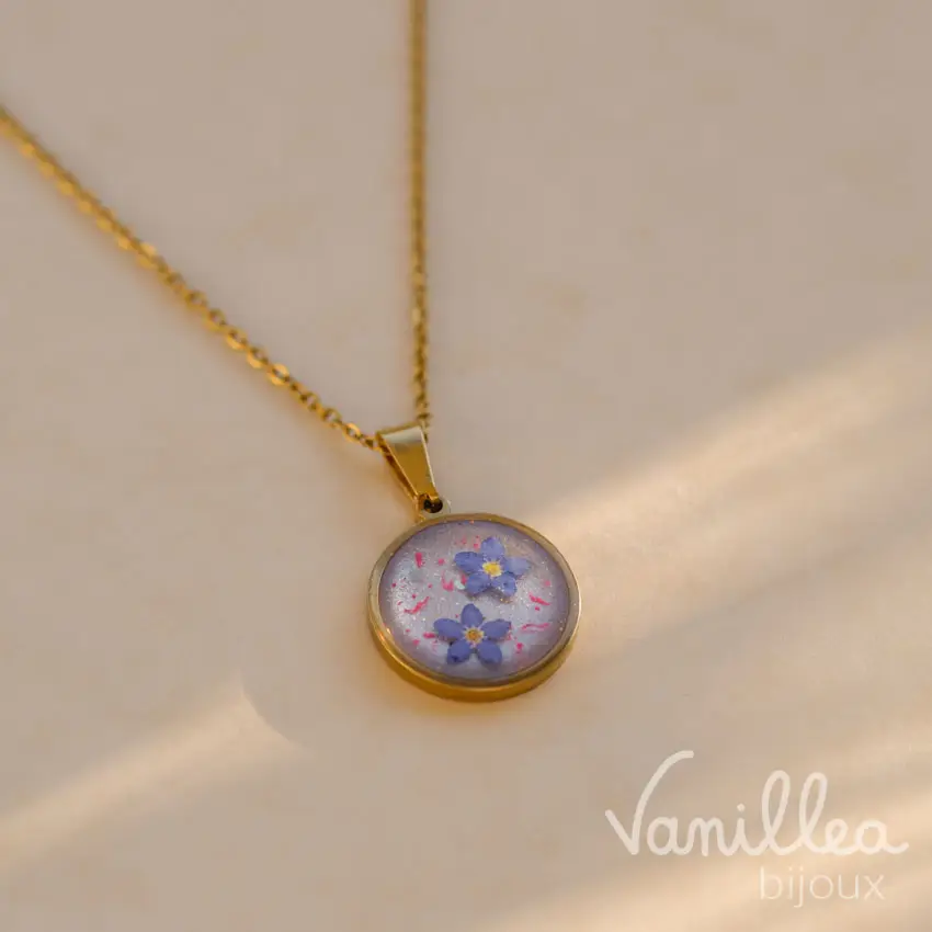 Collier Myosotis bleu avec fleurs naturelles