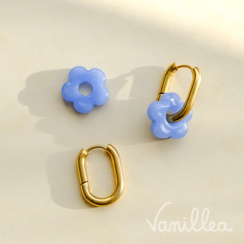Créoles dorées FIORELLA avec fleur bleue