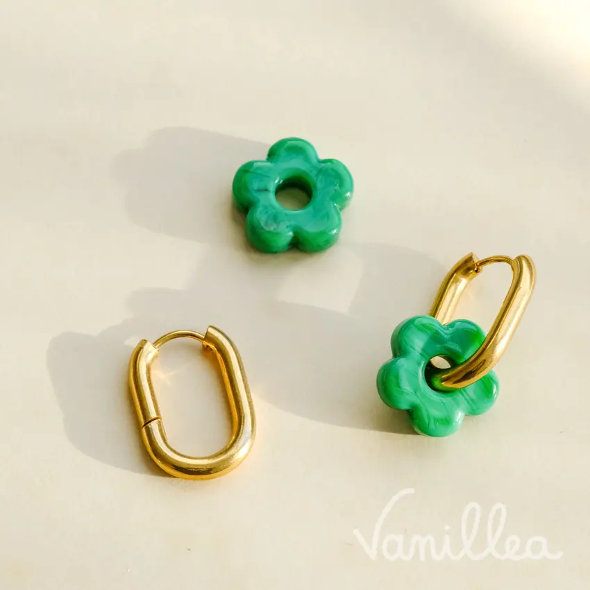 Créoles FIORELLA avec fleur en verre verte