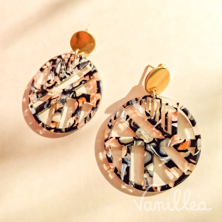 Boucles d'oreilles dormeuses rondes – Effet marbré