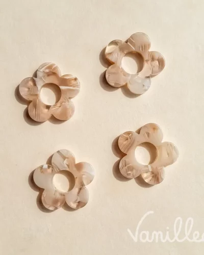 Pampille fleur beige marbrée Cynthia 🐚