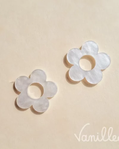 Pampille fleur blanche nacrée Cynthia 🤍