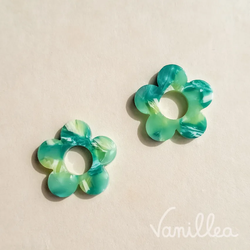 pampille fleur résine vert blanc marbrée 20 mm face
