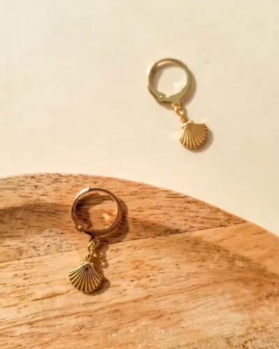 Boucles dormeuses coquillage dorées 🐚