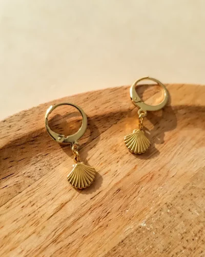 Boucles dormeuses coquillage dorées 🐚