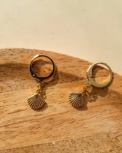 Boucles dormeuses coquillage dorées 🐚