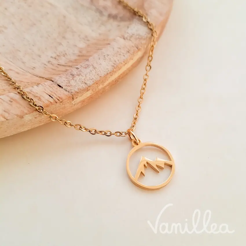 Collier montagne minimaliste doré