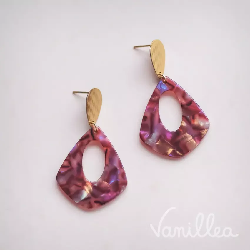 Boucles légères tendances bordeaux