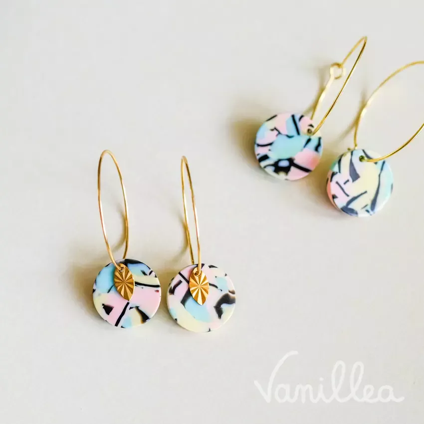 Boucles rondes pastel dorées