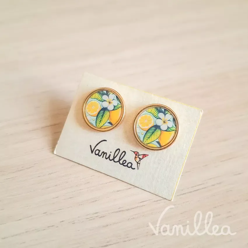 Vue latérale des puces citron Dolce Vita avec monture dorée