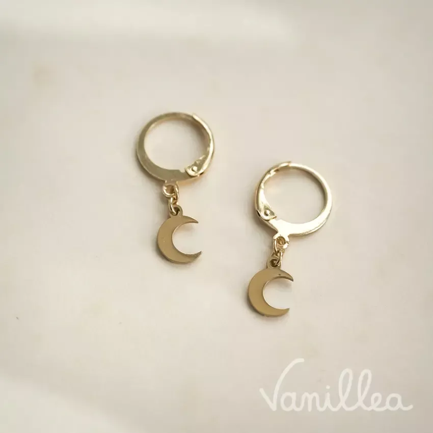 Mini boucles lunes en acier inoxydable doré