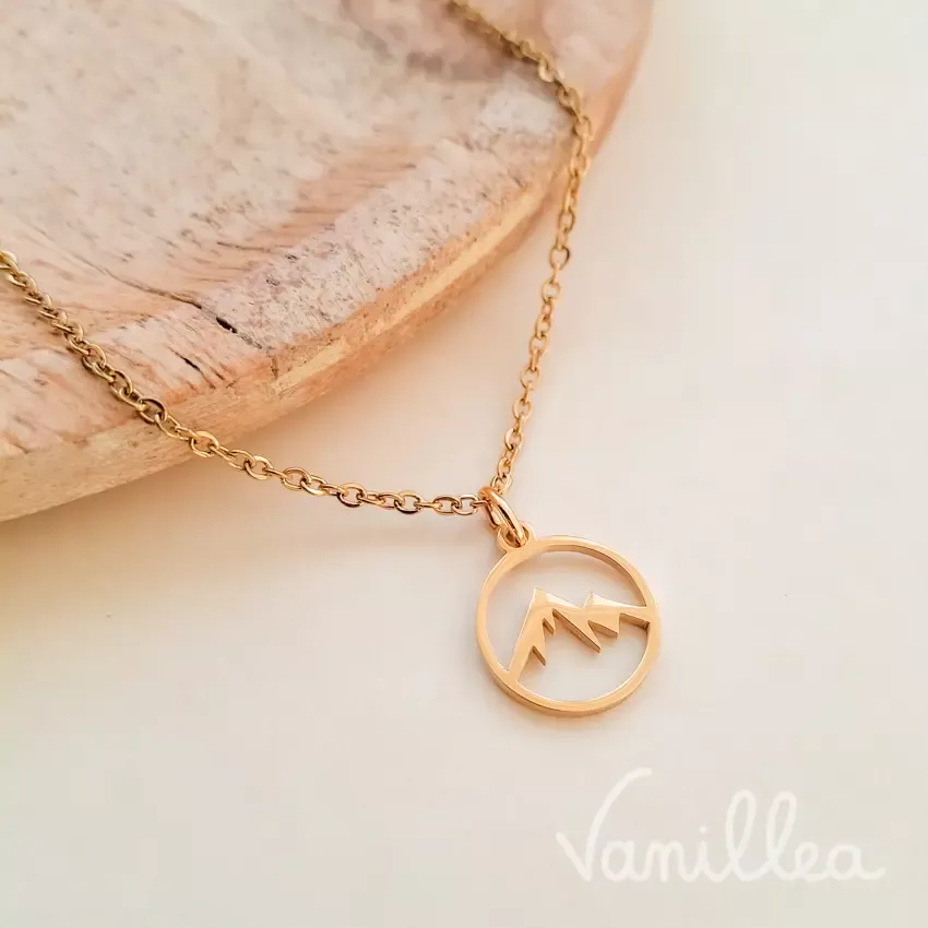 Collier montagne minimaliste doré